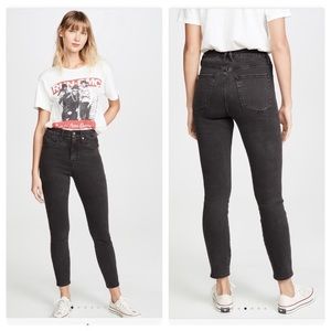 Good American Good Curve Yoke Skinny Jeans in Black063